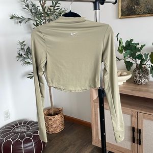 Nike cropped long sleeve top
